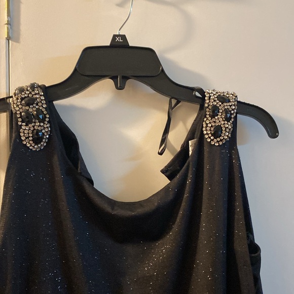 Jackie Jones, New York long gown slit in the back size 14 - Picture 4 of 10